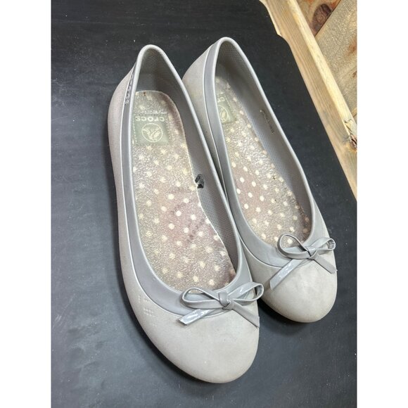 Crocs Womens Gray Flats With Bow Accent Size 8 - Picture 2 of 9